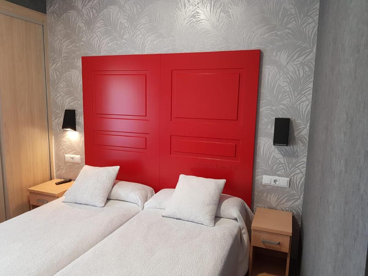 Hostal Avenida Madrid Buitenkant foto