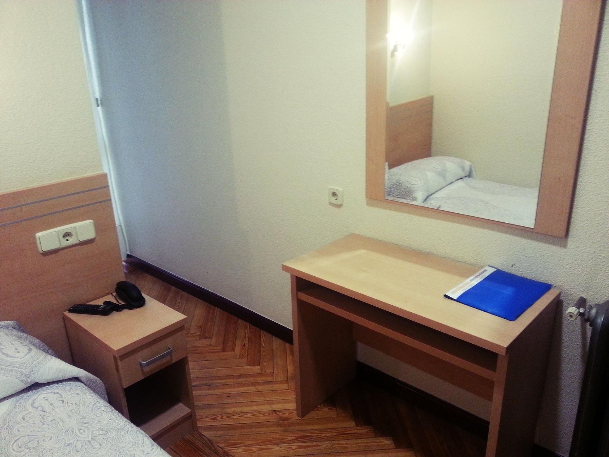 Hostal Avenida Madrid Buitenkant foto