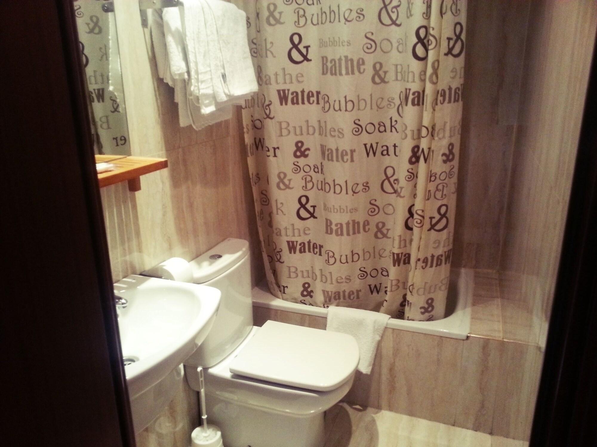 Hostal Avenida Madrid Buitenkant foto