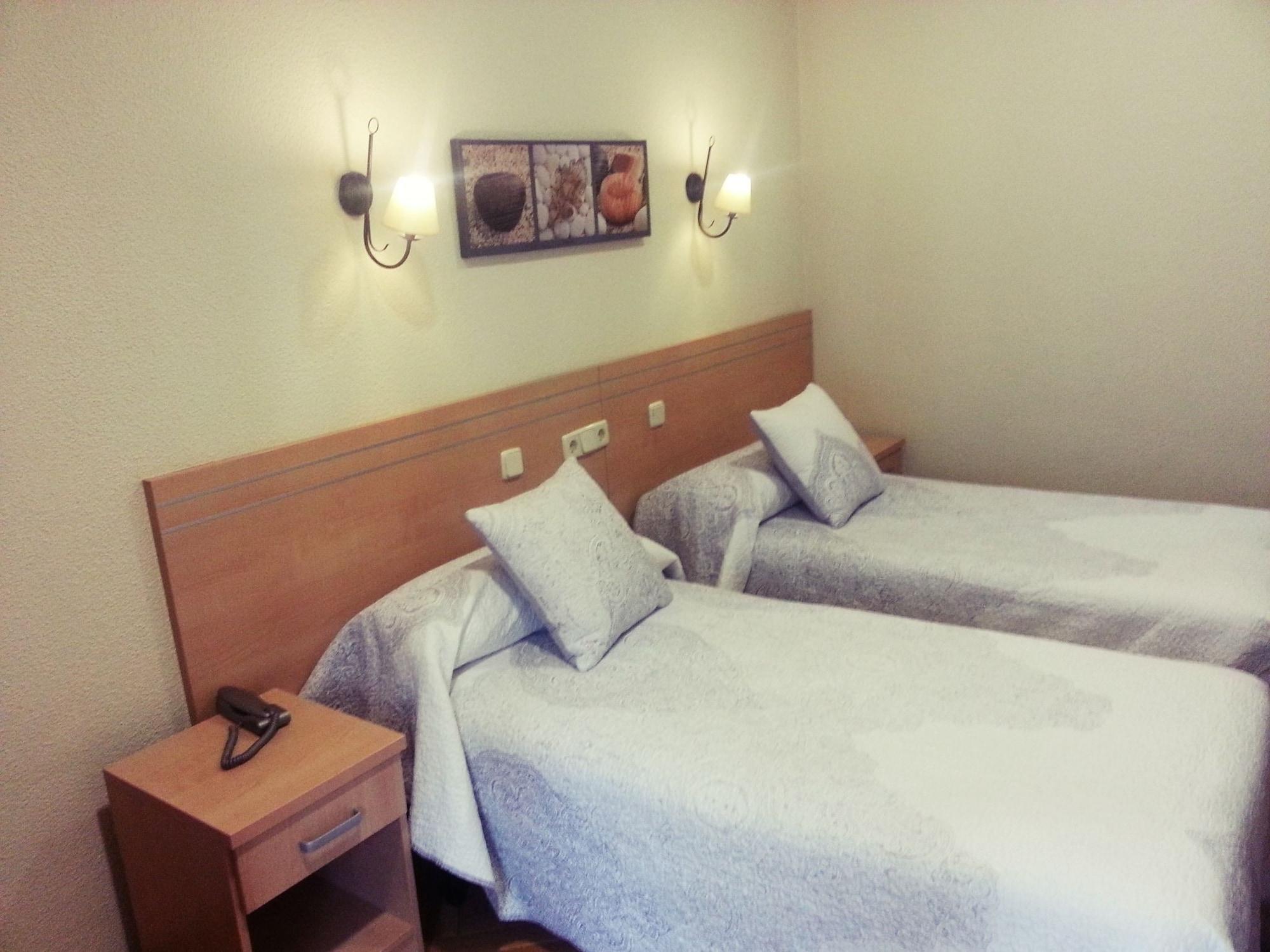 Hostal Avenida Madrid Buitenkant foto