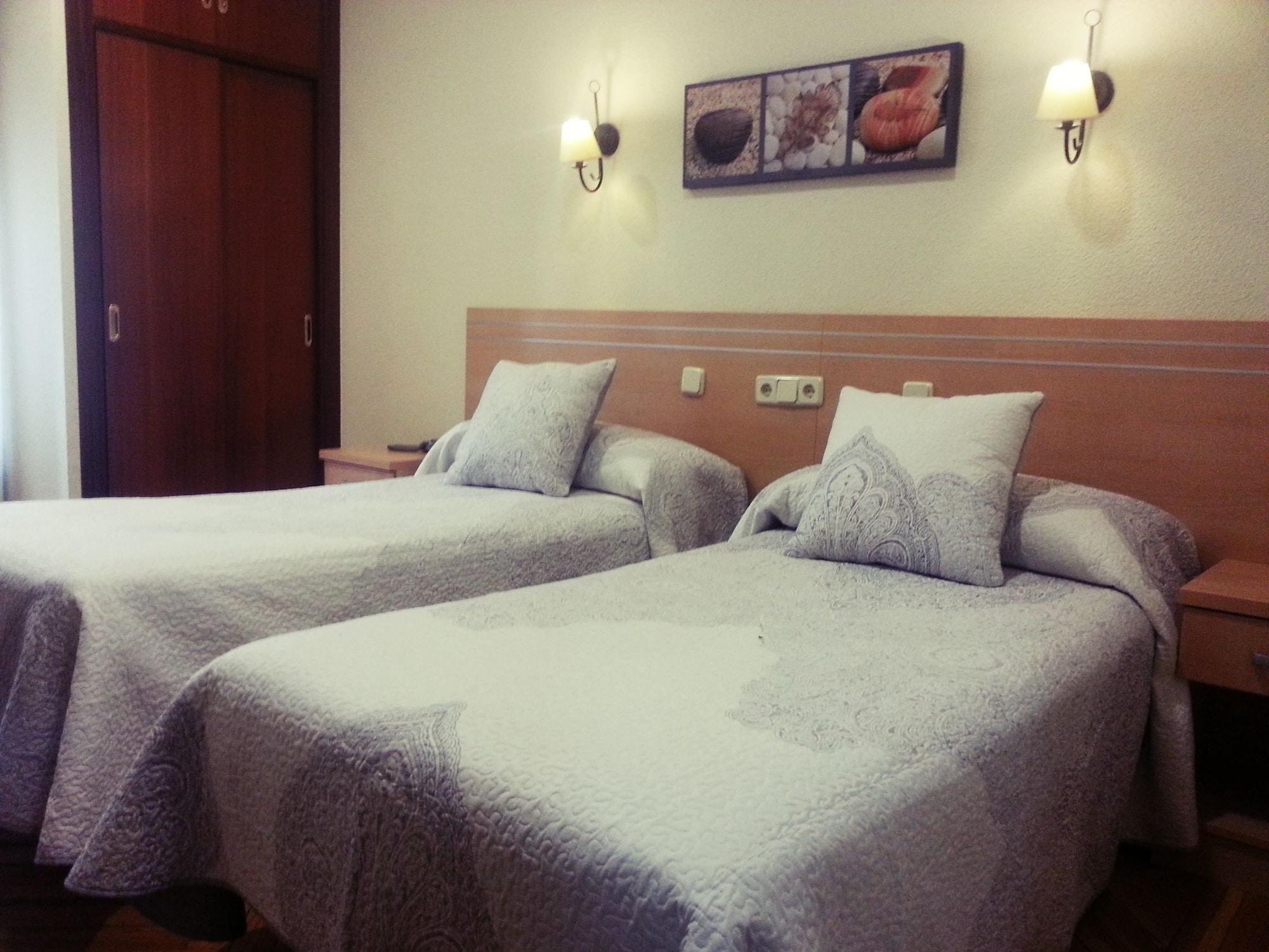 Hostal Avenida Madrid Buitenkant foto