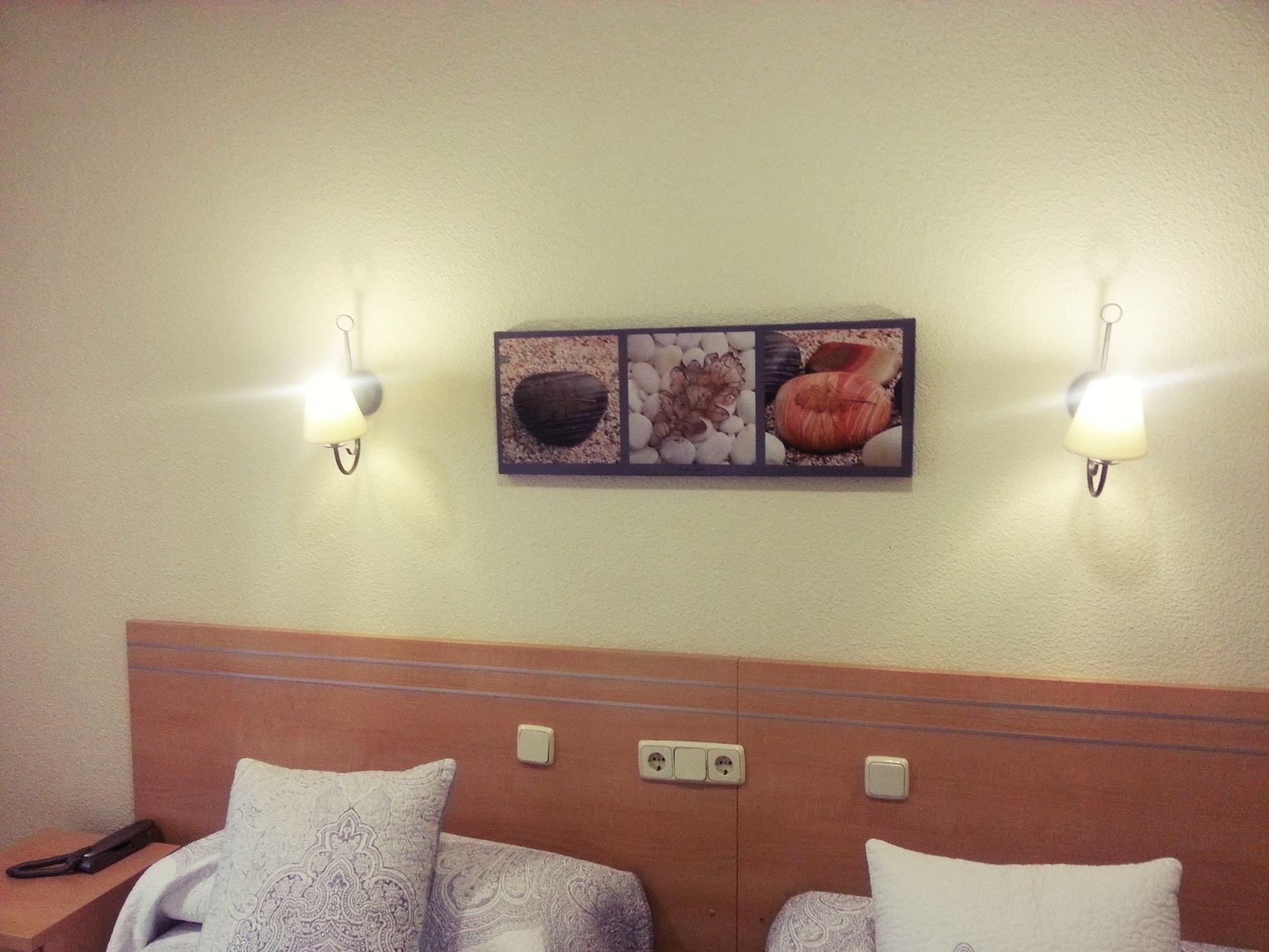 Hostal Avenida Madrid Buitenkant foto