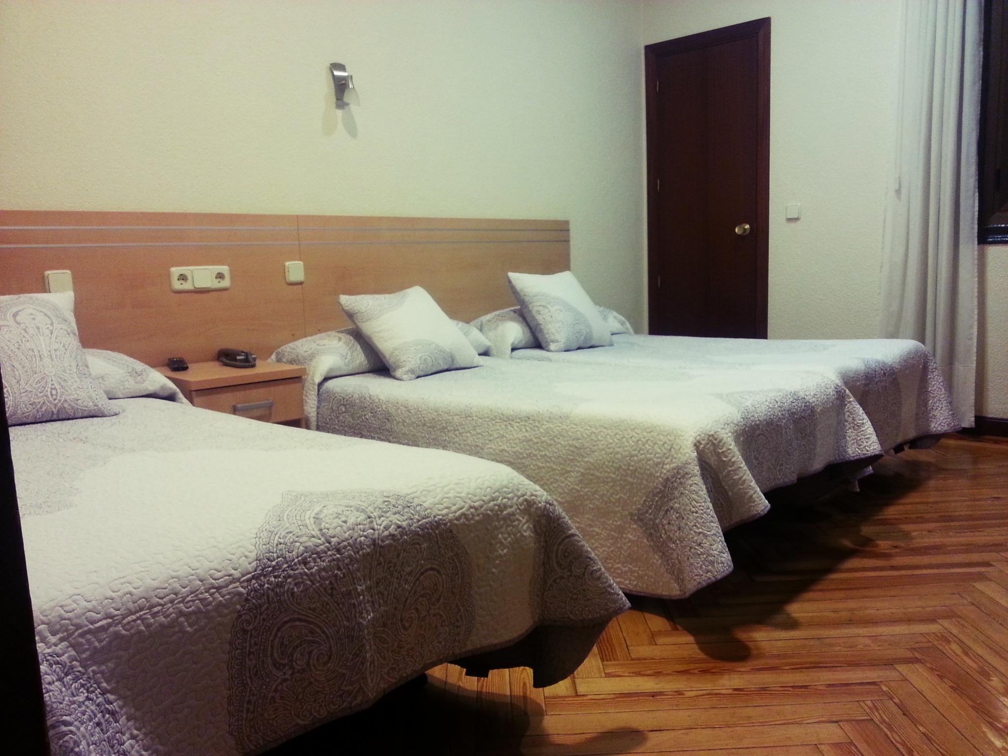 Hostal Avenida Madrid Buitenkant foto