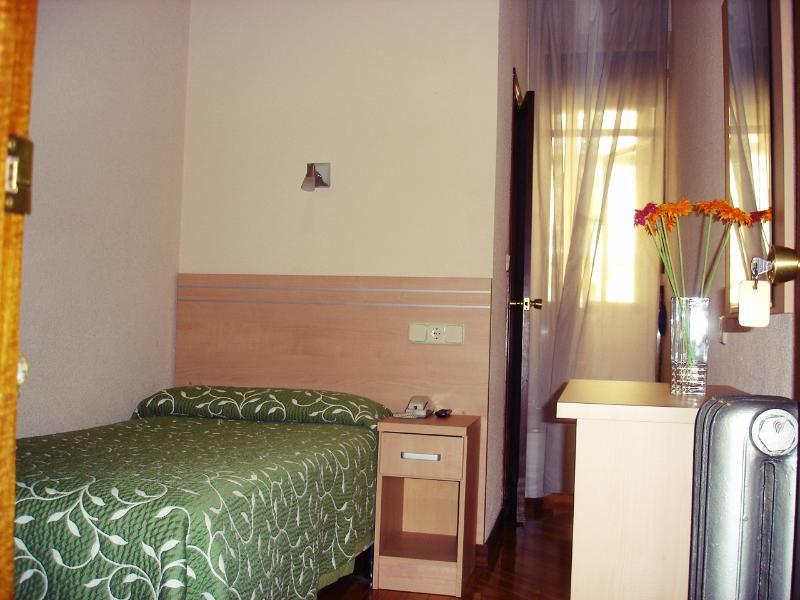 Hostal Avenida Madrid Buitenkant foto